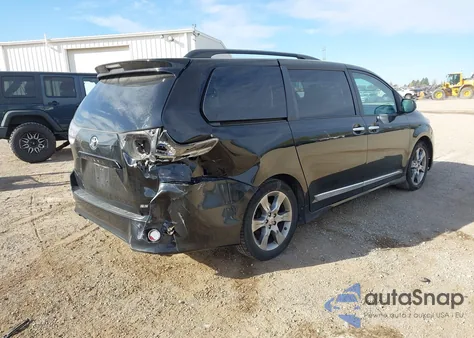 2014 Toyota Sienna Se 8 Passenger z USA, uszkodzony, nr VIN 5TDXK3DC3ES453080